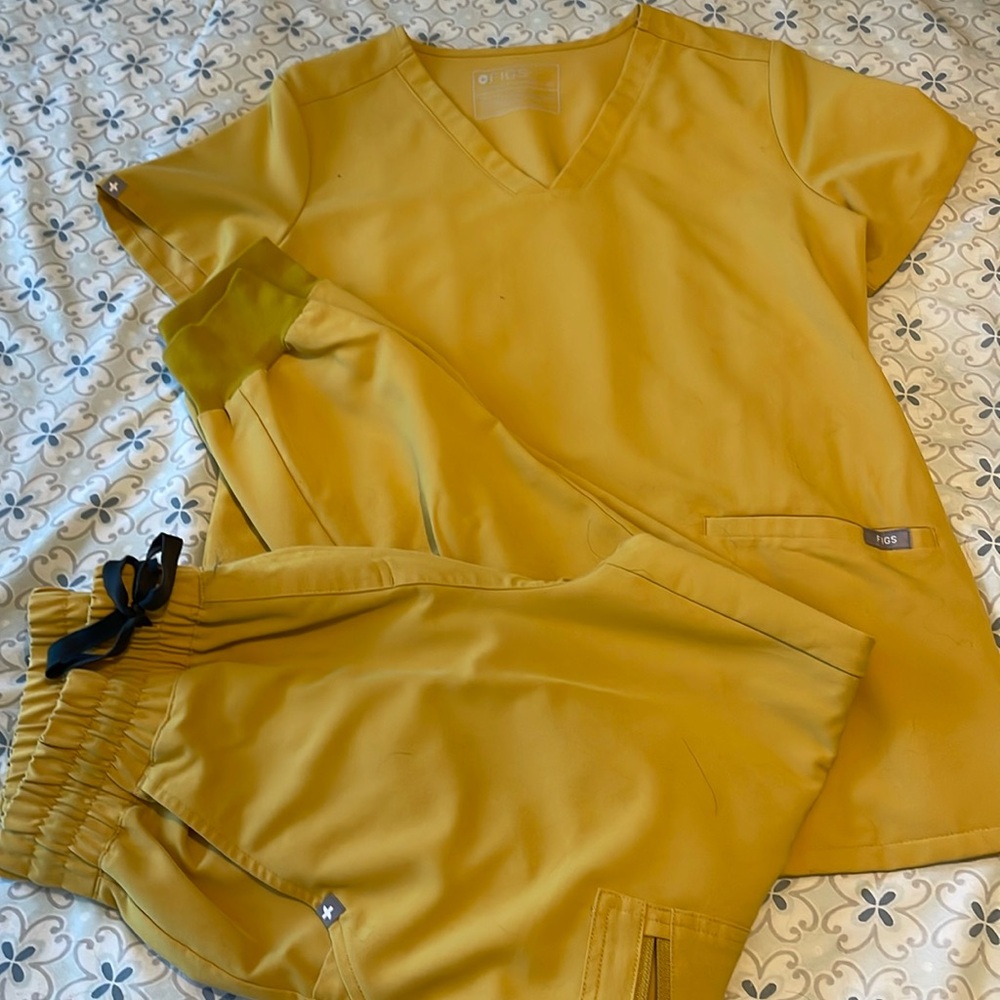 Figs scrubs set